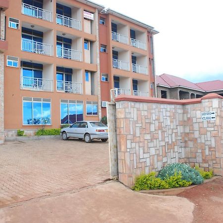 Unik Hotel Kireka エクステリア 写真