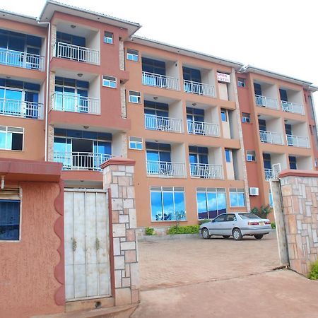 Unik Hotel Kireka エクステリア 写真
