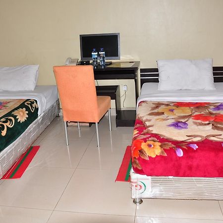 Unik Hotel Kireka エクステリア 写真