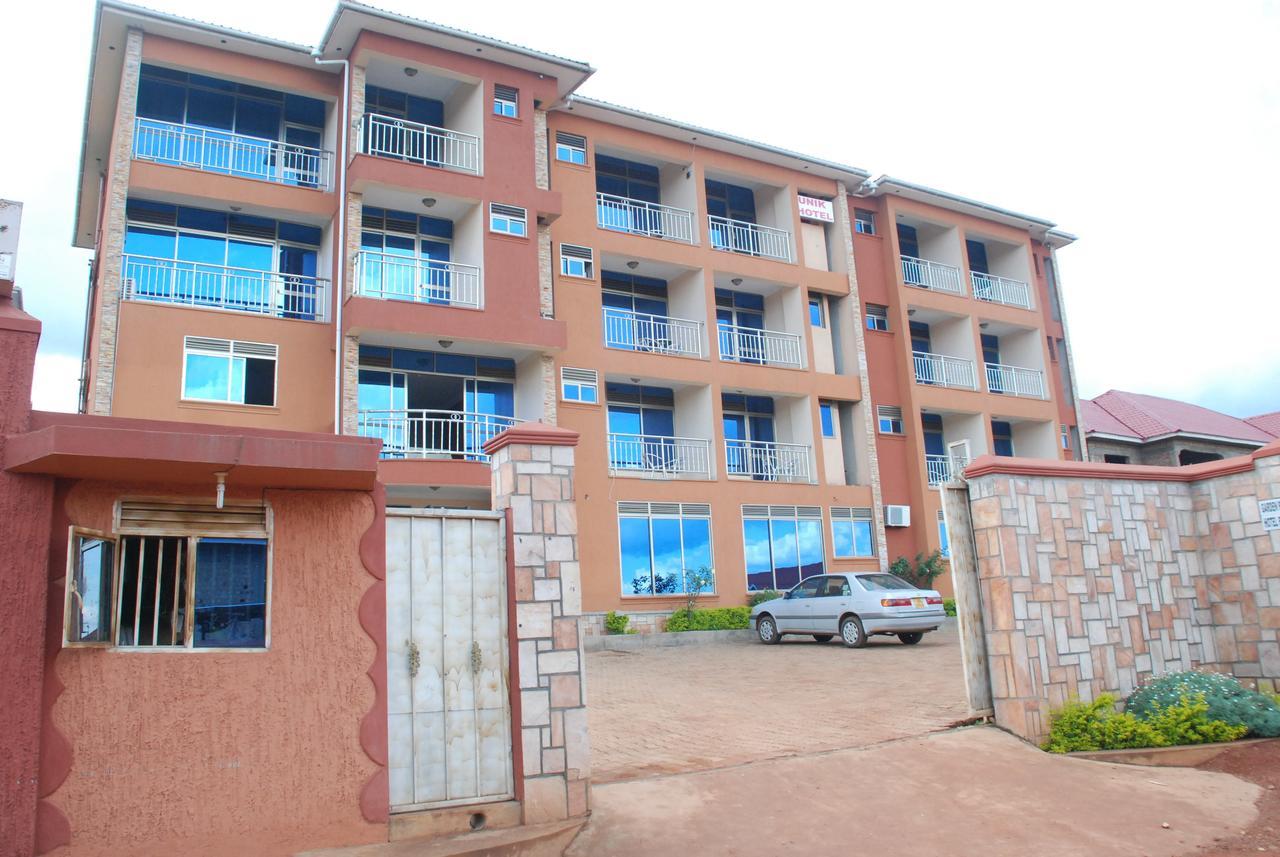Unik Hotel Kireka エクステリア 写真