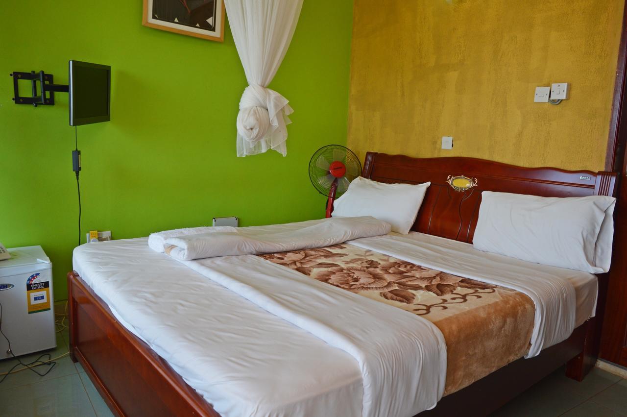 Unik Hotel Kireka エクステリア 写真